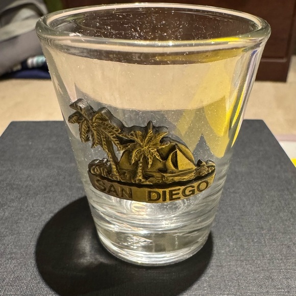 Set of 5 Souvenir Shot Glasses from Around the World - Picture 7 of 10